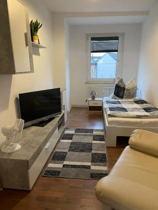Kleine Wohnung Fuer Monteure Und Dienstreisen Zwickau Exterior photo